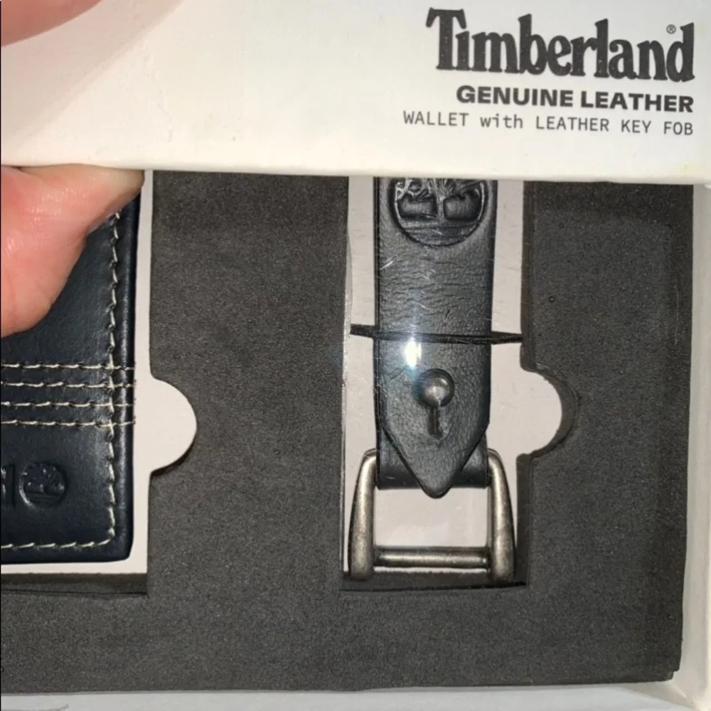 NWT Timberland Mens genuine leather slimfold wallet with matching FOB gift set